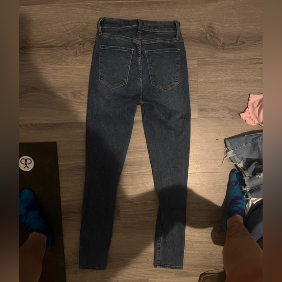 A&F skinny jeans. Never worn. Excellent condition. Size 23/000 - Picture 3 of 3